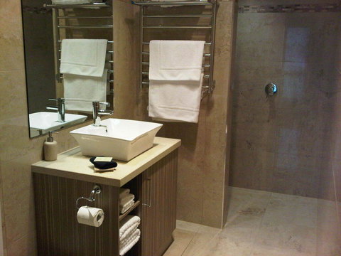 Wild Cattle Creek Estate - QLD Tourism 2