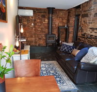 William Hunt's Retreat - Redwood Studio - QLD Tourism