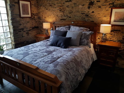 William Hunt's Retreat - Redwood Studio - QLD Tourism 2