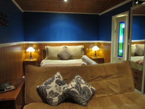 Willowlake Cottages - QLD Tourism 1