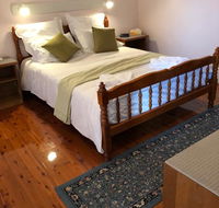 Wine Country drive Guest House - QLD Tourism