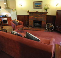 Wintarni Olives Cottage - QLD Tourism