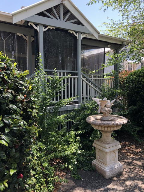 Wisteria Cottage 95 Main Western Road - QLD Tourism 3