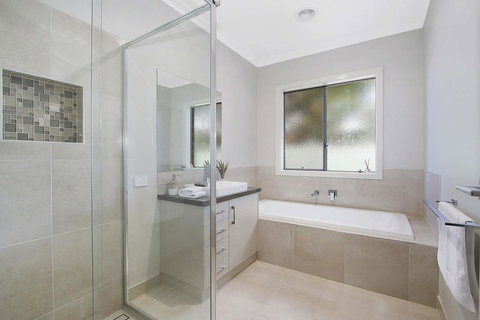 Woodbine Waters - Queensland Tourism 3