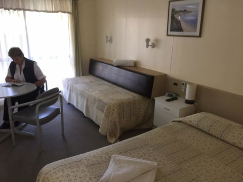 Woodmans Hill Motel - QLD Tourism 1
