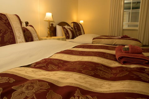 Wooleen Station - QLD Tourism 1