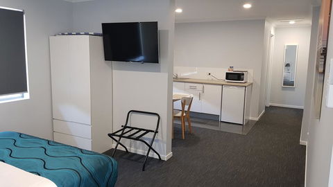 Wynnum Anchor Motel - QLD Tourism 1