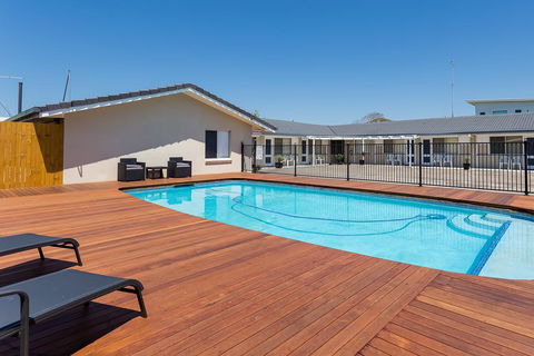 Wynnum Anchor Motel - QLD Tourism 0