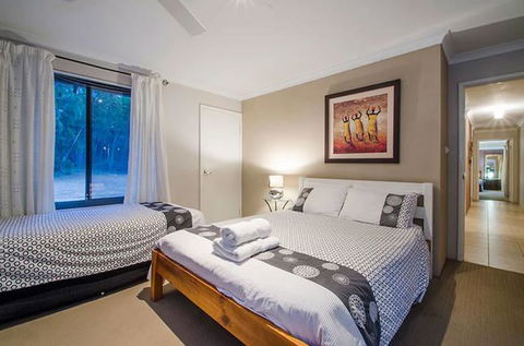 Yallingup Pet Friendly Bush Retreat - Queensland Tourism 2