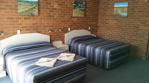 Yambil Inn - QLD Tourism 2