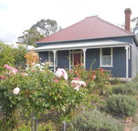 Yarram Cottage Art and Accommodation - QLD Tourism