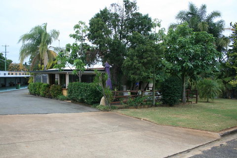 Yarraman Gardens Motel Queensland - QLD Tourism 3