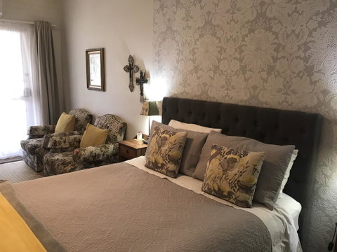 Yellow Gum Bed And Breakfast - QLD Tourism 1