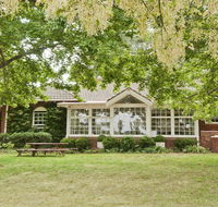 York Cottage - grand gate house and enchanting gardens