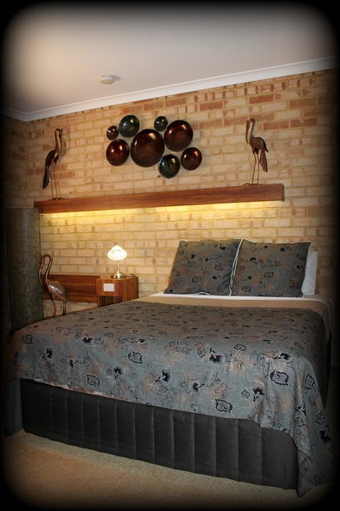 York's Boutique Motel - QLD Tourism 3