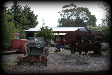 York's Boutique Motel - QLD Tourism 0