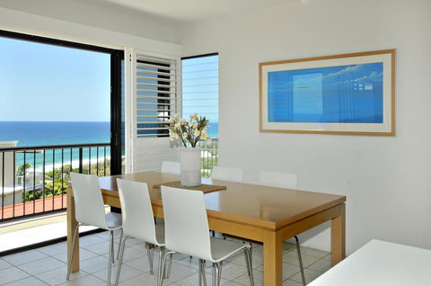 Your Home From Home With Ocean Views - QLD Tourism 1