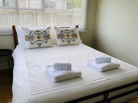 Your Home In Sandy Bay - QLD Tourism 0