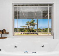 Your Luxury Escape - Byron Sunset Breeze - QLD Tourism