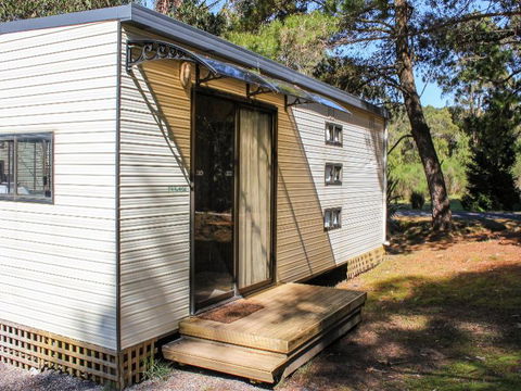 Zeehan Bush Camp - QLD Tourism 0