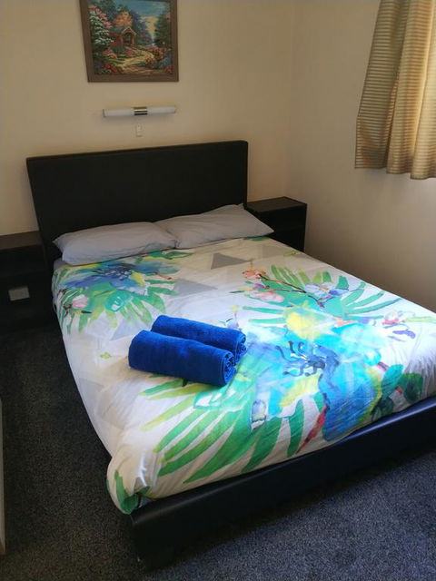 Zeehan Bush Camp - QLD Tourism 1