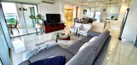 ZEN BY THE WATER - Darwin Premier Retreat - QLD Tourism 1