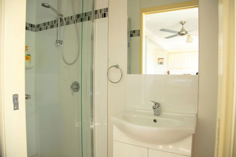 Zen Escape Guest House - QLD Tourism 1