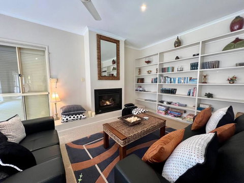 *Casa Al Lago* - QLD Tourism 1