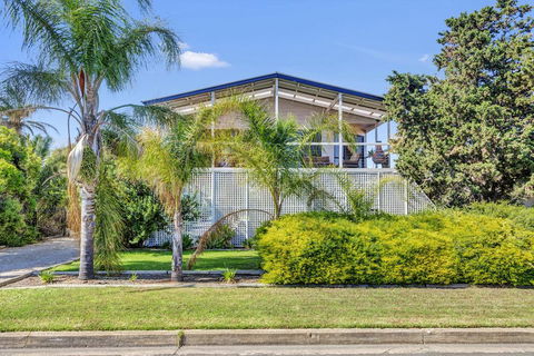 Zephyr Shores - Queensland Tourism 2