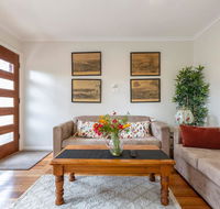 Spacious Bungalow5min walk to station5min to Box HillWiFiParking - Queensland Tourism