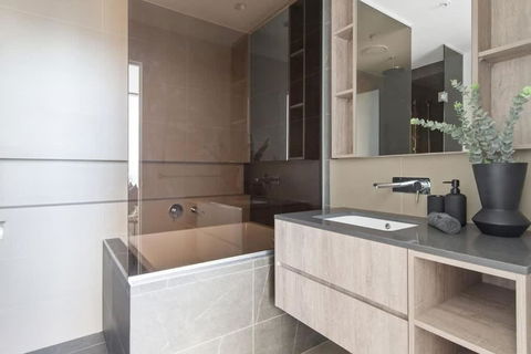 A 2BR Apt With Amazing City Views, FREE Parking - QLD Tourism 2