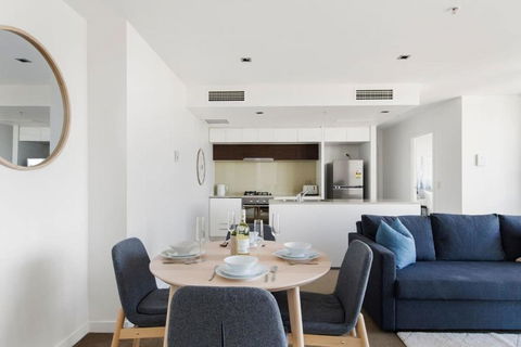 A 2BR Apt With Amazing Harbor Views FREE Parking - QLD Tourism 3