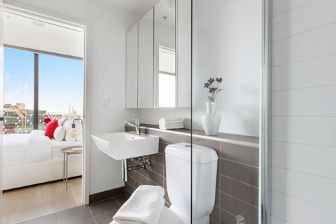 A 2BR Apt With Harbour Views And FREE Parking - Queensland Tourism 2