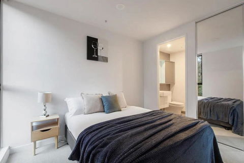 A 3BR Apt Next To Melbourne Zoo FREE Parking - QLD Tourism 1