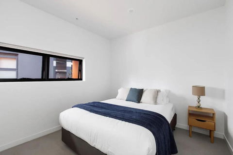 A 3BR Apt Next To Melbourne Zoo FREE Parking - QLD Tourism 4