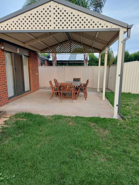 A Beautiful And Spacious Home - QLD Tourism 2