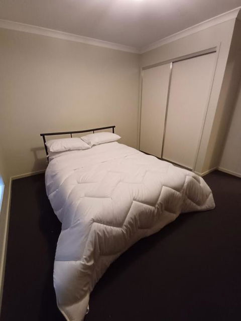 A Beautiful And Spacious Home - QLD Tourism 3