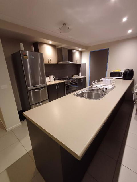 A Beautiful And Spacious Home. - QLD Tourism 3