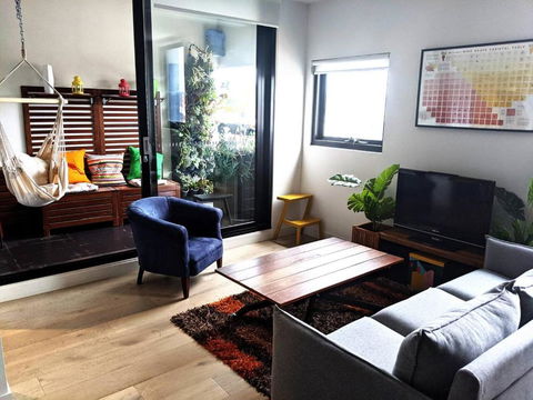A Boutique Hideaway In The Heart Of Fitzroy - QLD Tourism 0