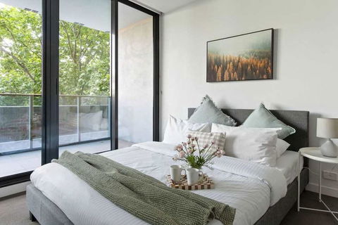 A Central Apt Right Next To Southern Cross - QLD Tourism 0