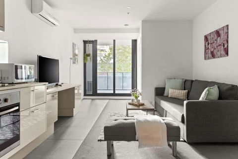 A Central Apt Right Next To Southern Cross - QLD Tourism 1
