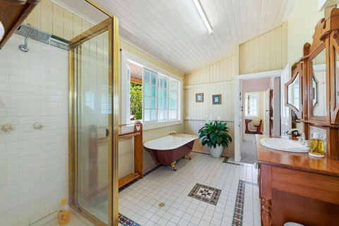 A Charming Queenslander - QLD Tourism 3