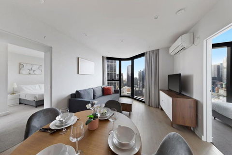 A Chic 2BR Apt Near Melbourne CBD W FREE Parking - QLD Tourism 4