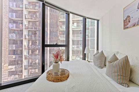 A Chic 2BR Apt Right Next To Melbourne Central - QLD Tourism 0