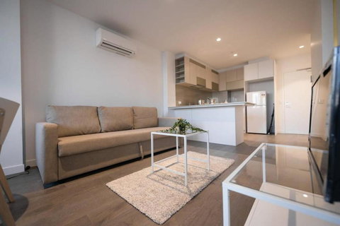 A Chic 2BR CBD Apartment Near Southern Cross - Queensland Tourism 3