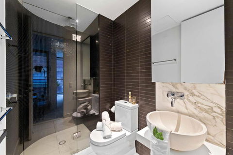 A Chic & Comfy 2BR Apt Near Federation Square - QLD Tourism 3