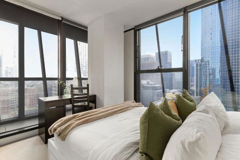 A Chic & Comfy 2BR Apt On Collins With City Views - QLD Tourism 1