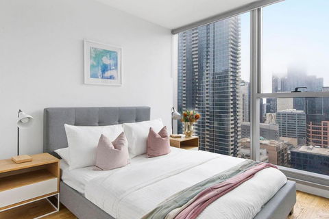 A Chic & Lovely 2BR Apt CBD With City Views - QLD Tourism 0