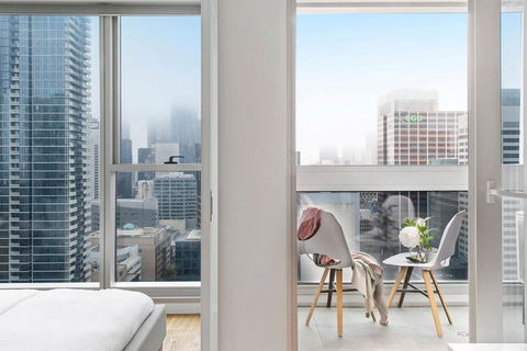 A Chic & Lovely 2BR Apt CBD With City Views - QLD Tourism 4