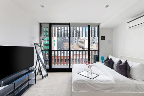 A Chic Studio Only A 4-min Walk To Victoria Market - QLD Tourism 2
